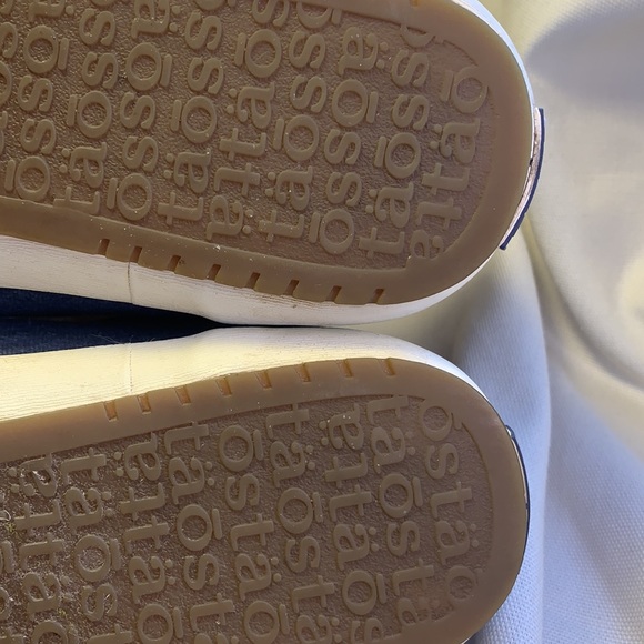 Taos denim jean almost NEW sneakers worn once! EUC - Picture 9 of 16